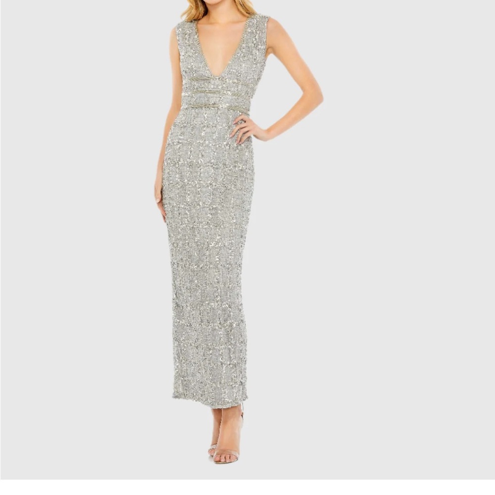 Elegant SilverEvening Gown Mac Duggal